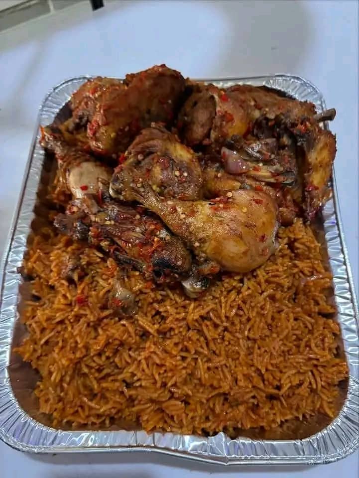 Smokey Jollof Rice with Chicken 5 Litres from Divine Cravehub