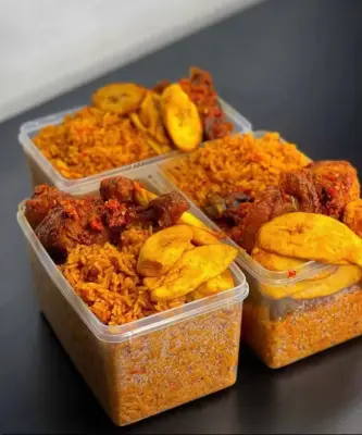 3 liters of Jellof with chicken and plantain