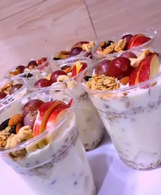 Yogurt Parfait Cup (Extra Granola)