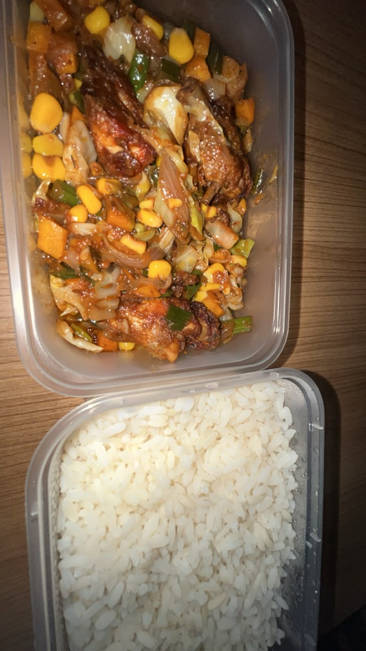 White Rice with Mixed Veg Chicken Sauce