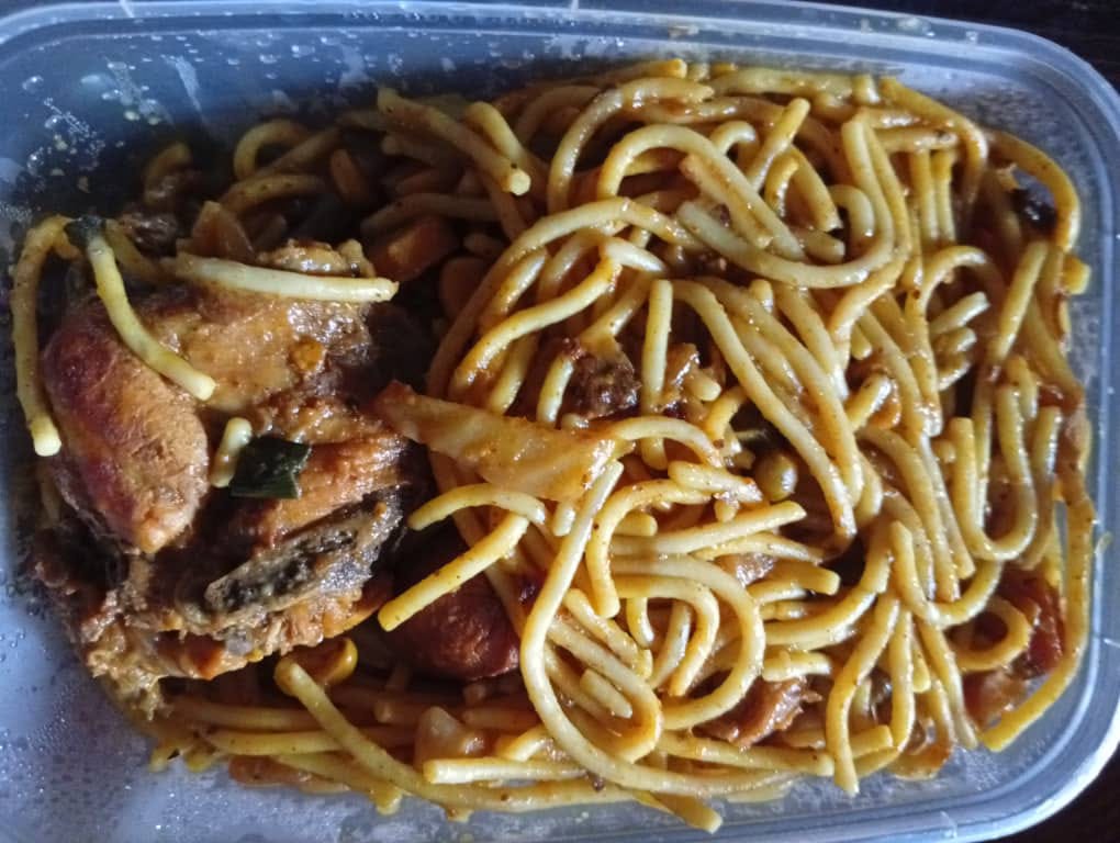 Mixed Vegetables Spaghetti with Sausage and Chicken