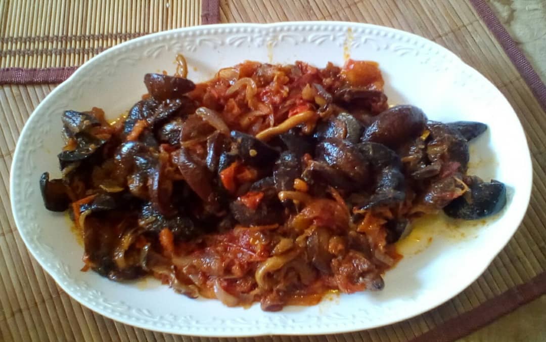 Spicy Fried Snails in Tomato Sauce