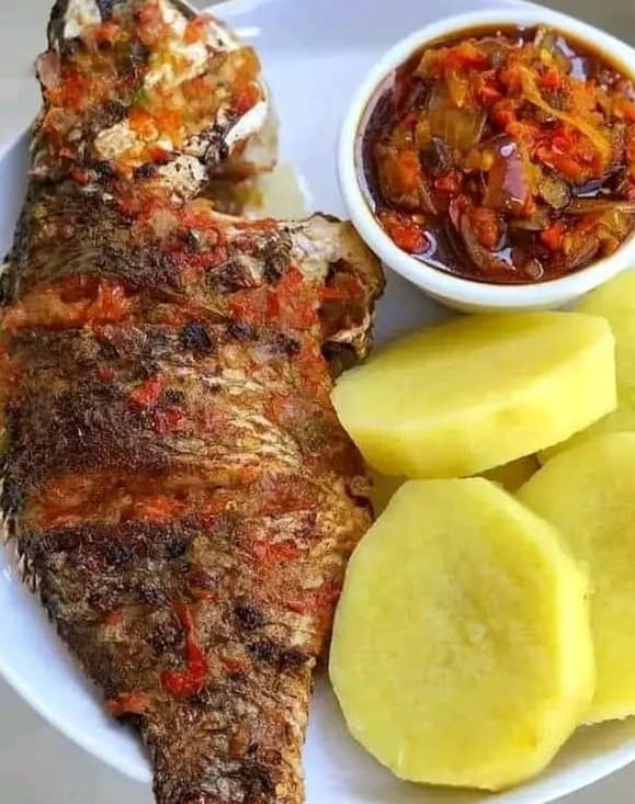 Boiled Yam, Grilled Fish and Spicy Sauce