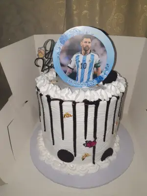 3-Layer 3-Flavour Whipcream Cake